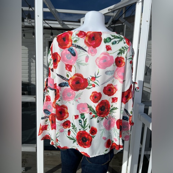 Poppy Flowy Blouse with Open Bell Sleeve - Picture 2 of 4